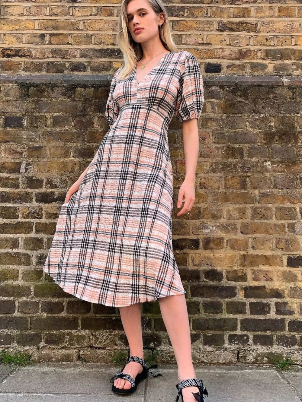 UO Aura Seersucker Midi Dress Urban Outfitters Pink Black Check Medium
